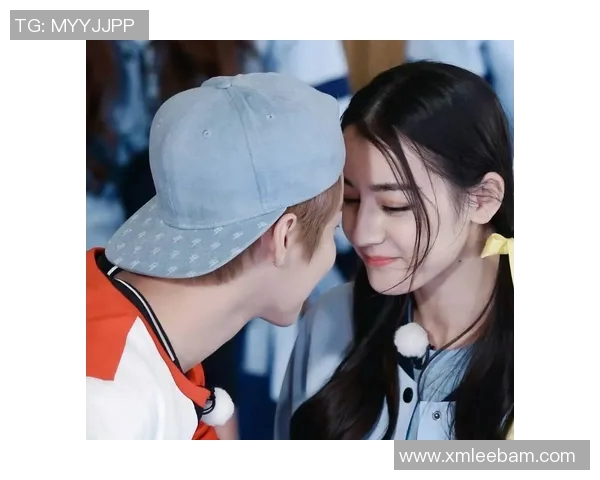 某足球巨星公开表示喜欢迪丽热巴引发热议粉丝纷纷猜测两人关系内幕